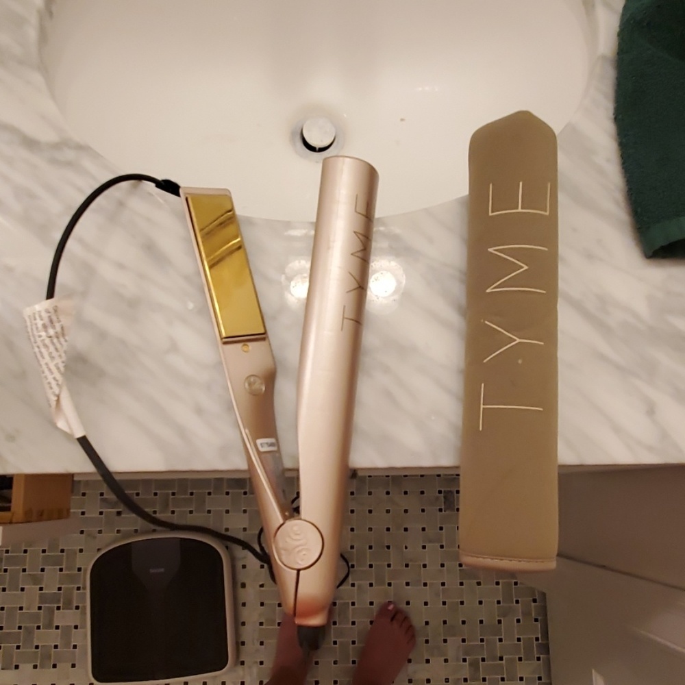 Tyme Hair Curler